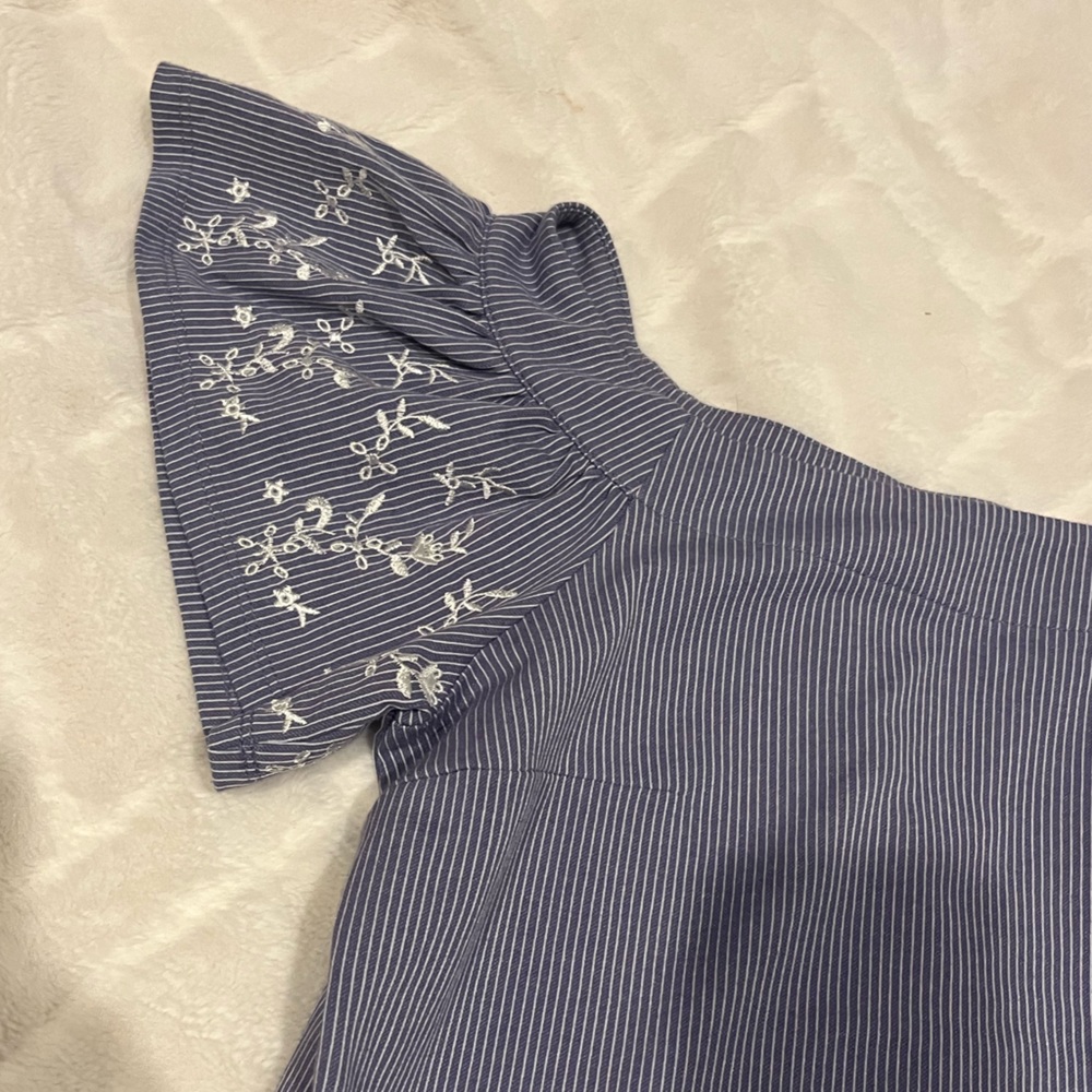 NWOT - Women's Top EXCELLENT condition! Size Medium - Picture 5 of 7
